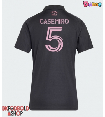 Inter Miami Casemiro #5 Udebanetrøje Dame 2026-27 Kort ærmer Inter Miami Casemiro #5 Udebanetrøje Dame 2026-27 Kort ærmer